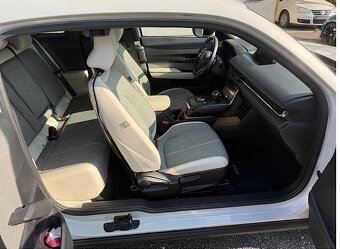 Mazda MX-30 - 18