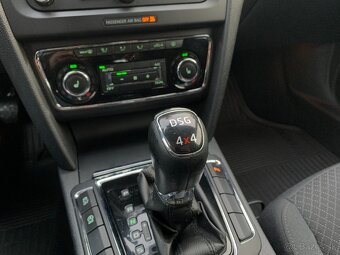 Škoda Superb 2,0 TDi CR DSG 4x4 - 18