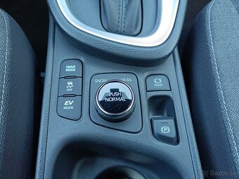 Toyota Yaris Cross Hybrid 4x4 rok 2021, najeto: 34.122 km - 18
