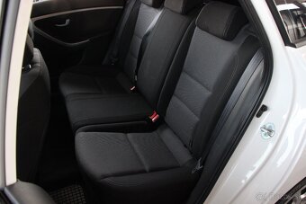 Hyundai i30 CW 1.6i CRDi 16V DOHC Family - 18