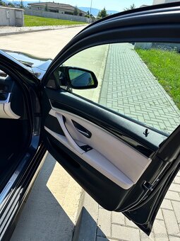 Predám BMW 550i - 18