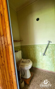 Na predaj priestranný 4-izbový rodinný dom s garážou v obci  - 18