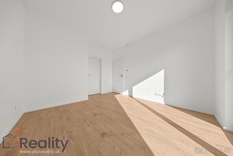 Moderný štvorizbový samostatne stojaci rodinný dom na predaj - 18