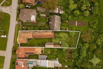 Predáme slnečný rodinný dom v tichej lokalite Lovča - 18