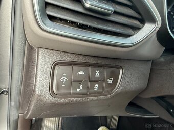 Hyundai Santa Fe 2.2 CRDi Premium 4x4 A/T,147KW,A8..Kup.v SR - 18