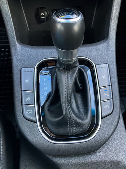 Hyundai i30 Kombi 1.6 CRDI 7DCT Edition 30 - 18