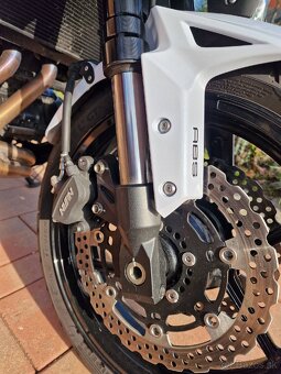 Kawasaki Versys 650 Grand Tourer - 18