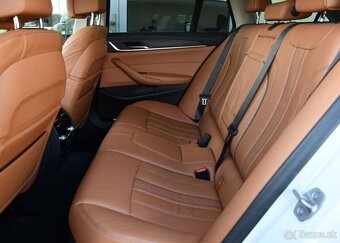 BMW Řada 5 530d xD LUXURY HUD MASAŽ TAŽNÉ 210 kw - 18