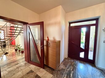 Predaj- luxusný 5 izbový dom s bazénom Andovce - 18