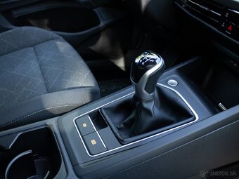 Volkswagen Golf Variant - 18