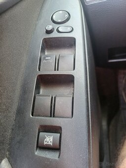 Mazda 3---1.6i-benzin--77Kw-105Ps-najazdené.-157300km - 18