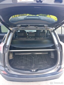 Toyota RAV4 Hybrid 2,5 145 Kw CVT 4x4 2018 s DPH - 18
