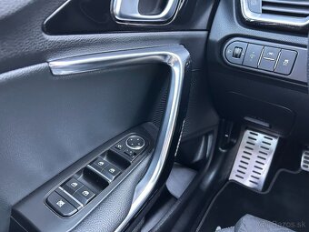 Kia CEED CD 1,4 T-GDi 103kW M6 GT-LINE - 18