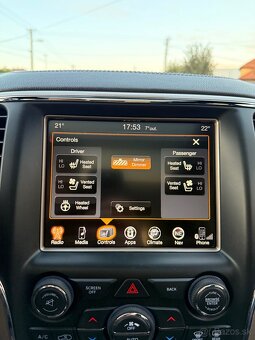 Jeep Grand Cherokee 3.0L Summit - 18