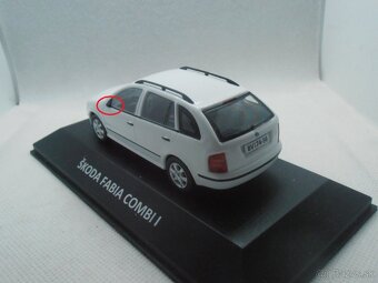 Škoda Fabia  "Kaleidoskop"  1/43 - 18