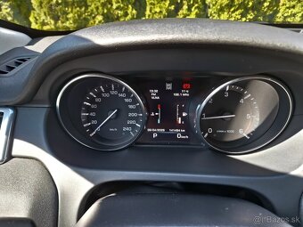 Land Rover Discovery Sport 2.0L TD4 HSE Panorama - 18