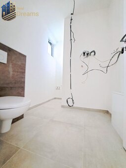 Priestranné novostavby 4-izbových rodinných domov v meste Ša - 18