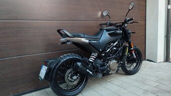 Husqvarna svartpilen 401 , 1.majitel - 18