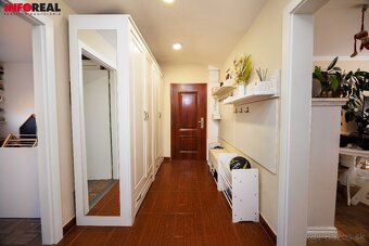 Krásny 3 izb. byt | 79 m2, rekonš., 6/8p. | Húskova ul., KVP - 18