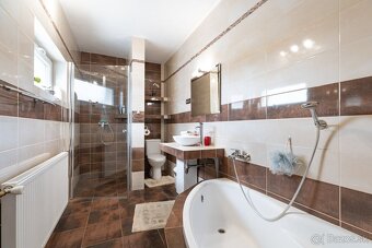 NA PREDAJ 4 IZBOVÝ RODINNÝ DOM S KRÁSNYM POZEMKOM | OBEC KEC - 18