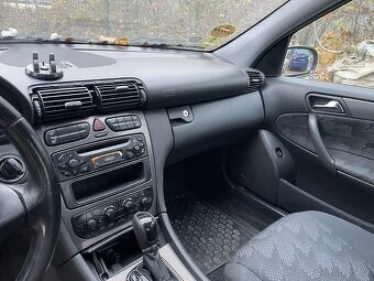 Mercedes Benz w203 2.0d 2003 sedan - 18