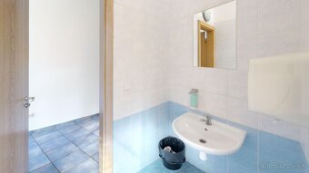 PINK Reality Prenájom kancelárie – 36 m², moderné priestory  - 18