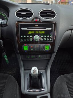 Ford Focus 1.6 benzín - 18