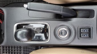 MITSUBISHI OUTLANDER 2.2 DI-D AUTOMAT  7-miestne - 18