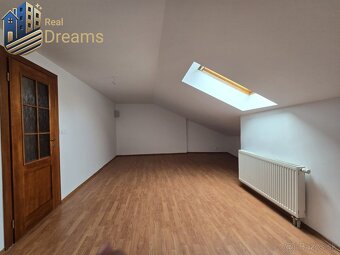 Exkluzívny 8-izbový rodinný dom s bazénom - Luxus a pohodlie - 18