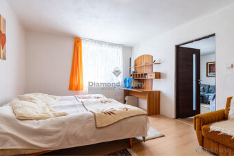 NA PREDAJ RODINNÝ DOM S 3 BYTOVÝMI JEDNOTKAMI, OBEC TELGÁRT - 18