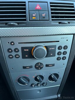 Opel Meriva 1.6 16V Benzín Automat - 18