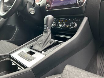 Škoda Superb Combi 2.0 TDI DSG – TOP stav - 18