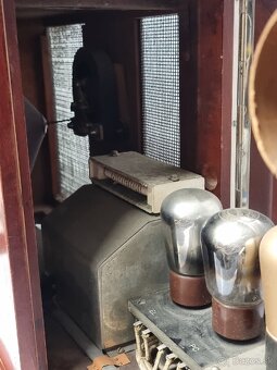RADIOLA TYP 303 V 》UNIKÁTNE STAROŽITNÉ RADIO - 18