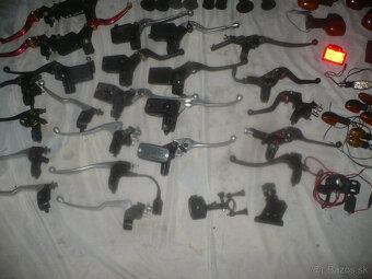 Yamaha YZF 600 R6  r. 99- díly - 18