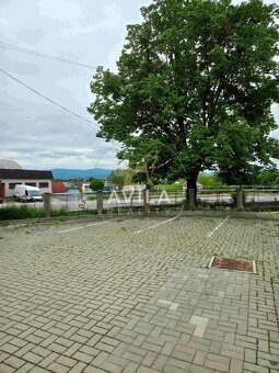 Na Predaj: Modernizovaná Budova s Vlastným Parkoviskom_Nové  - 18