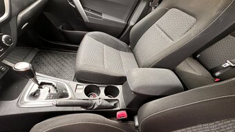 Predám Toyota Auris 1.6 CVT + LPG (Automat) - 18