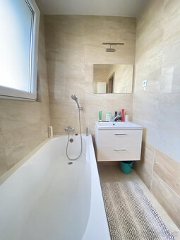 NA PREDAJ kompletne zariadený 3 izbový by po rekonštrukcii - 18