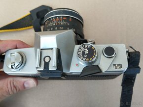 Starý fotoaparát Praktica super TL 1000+ příslušenství - 18