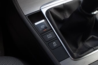 VW Passat B7 Variant 2.0 TDI BMT Highline -NOVÉ STK- - 18