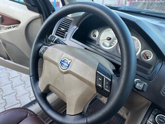 Volvo XC90 2,4 D5 AWD manuál - 18