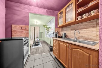 REMAX ponúka na predaj rodinný dom s dvomi bytovými jednotka - 18