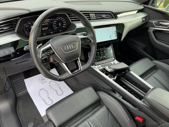 AUDI E-Tron S-line Quattro,230KW/313PS,PANO,KOZA,KAM,MATRIX - 18