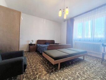 RD S KRÁSNYM VEĽKÝM POZEMKOM 1621M2 ČIAST.REKONŠTRUKCIA UDRŽ - 18
