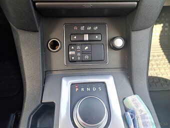 Land Rover Discovery 3.0 TDV6 SE - 18