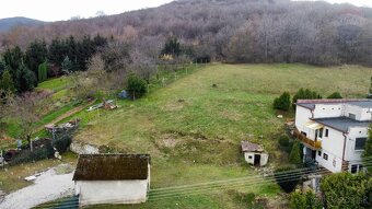 NA PREDAJ: Pozemok Podhorany 1403 m2 - 18