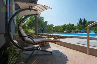 Chorvátsko -6 izbový apartmánový dom pri Zadare, Sukošan - 18