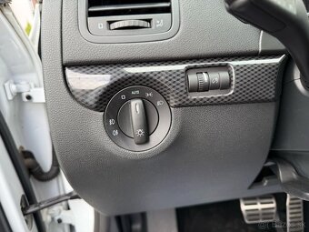 ► ŠKODA YETI 2,0 TDI MONTE CARLO 4x4 - PARK. SENZORY, NAVI ◄ - 18