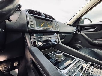 Jaguar F-Pace 2.0D AWD Prestige - 18