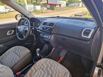 Škoda Fabia Combi 1.4 16 V Elegance - 18
