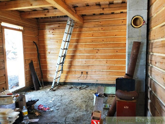 Dve drevenice na jednom pozemku v horách Javorníkov na pre - 18